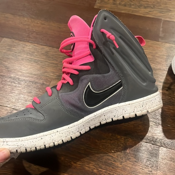 Nike Free Run Mid Sneaker, Size 11 - Picture 3 of 7